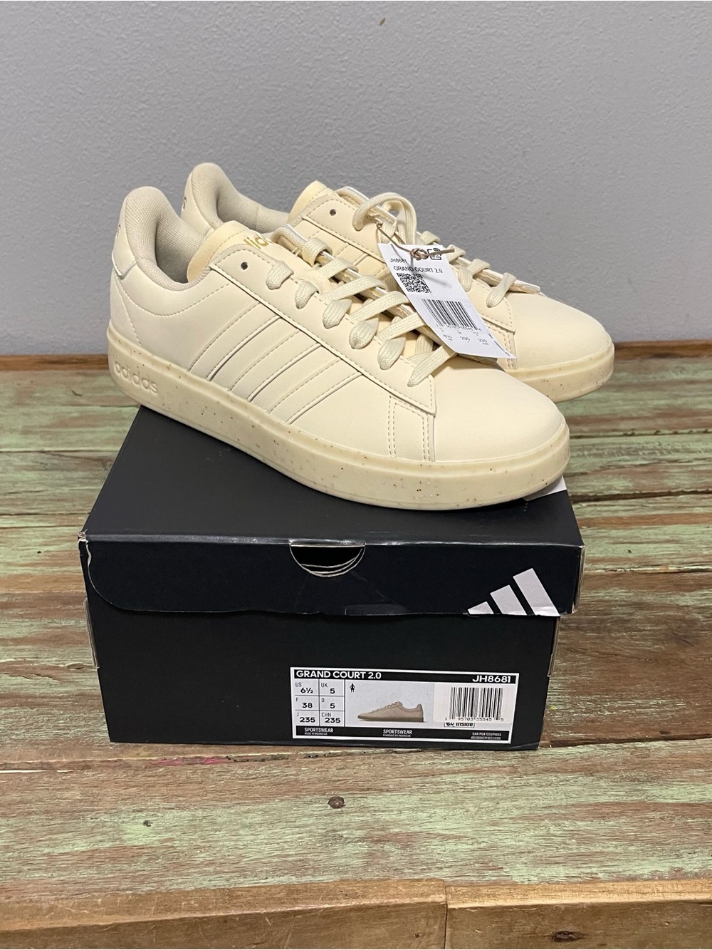 Adidas Grand Court 2.0 Laced Fashion Sneakers Cream Comfort NWT Womens 6.5